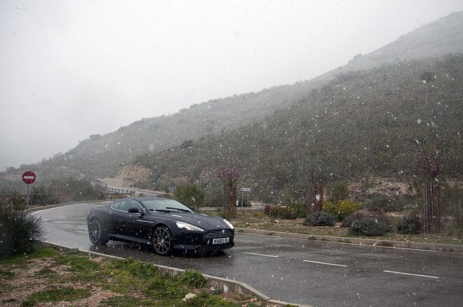  Aston Martin Virage 2011 года  (фото 12 из 55)